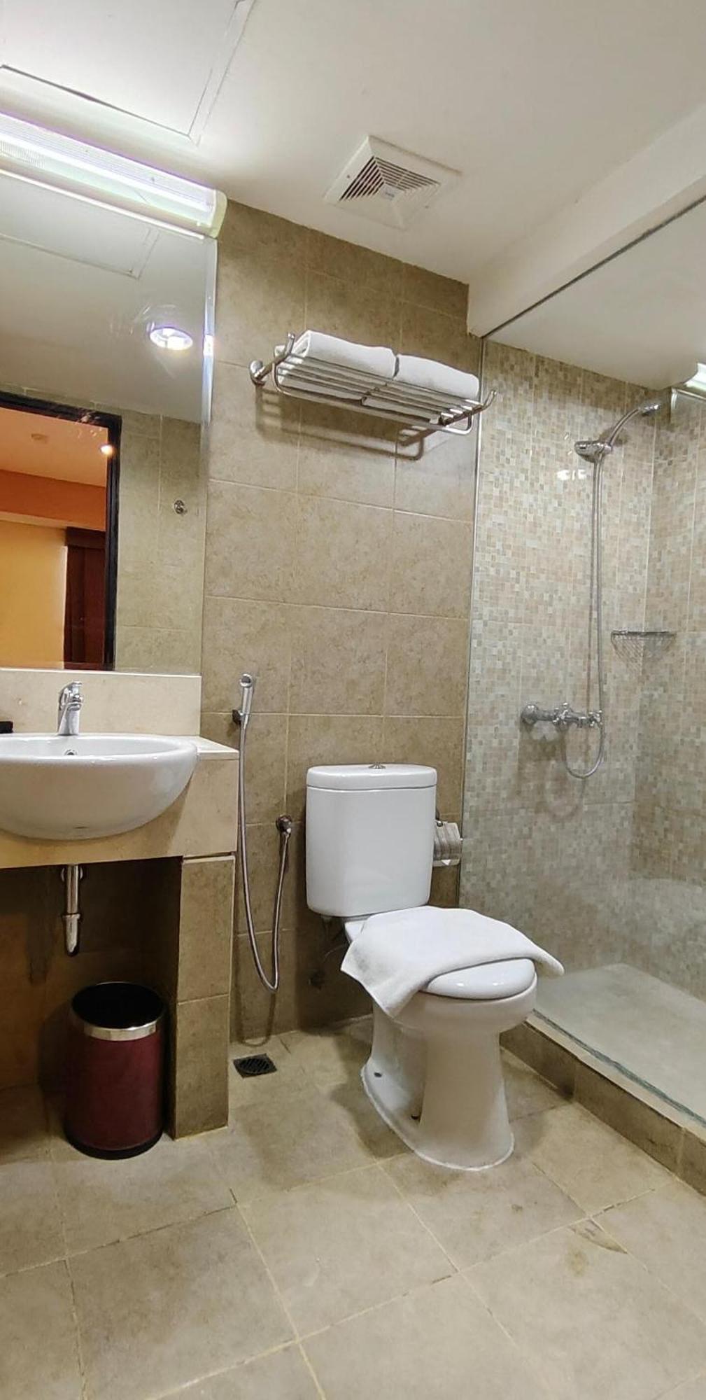 Nemuru Grand Serpong Panunggangah Buitenkant foto