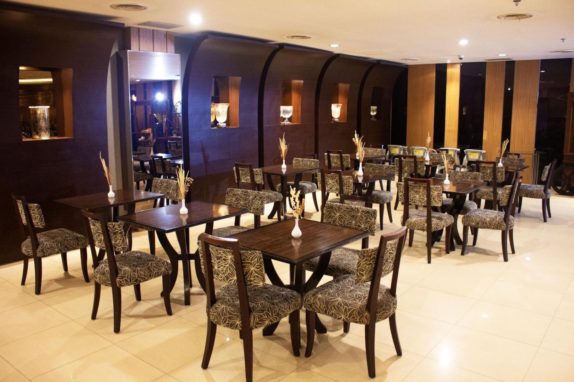 Nemuru Grand Serpong Panunggangah Buitenkant foto